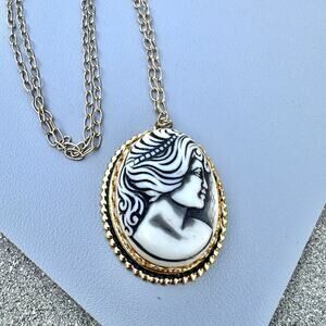Vintage Faux Cameo Raised Pendant Necklace Gold Tone Chain Paperclip Long Molded